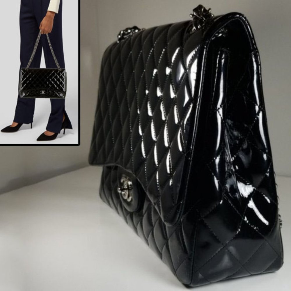 ❌SOLD❌ CHANEL classic Maxi black patent Flap Bag - Picture 2 of 15